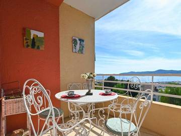 Gîte pour 4 personnes, avec terrasse dans Port Du Lavandou