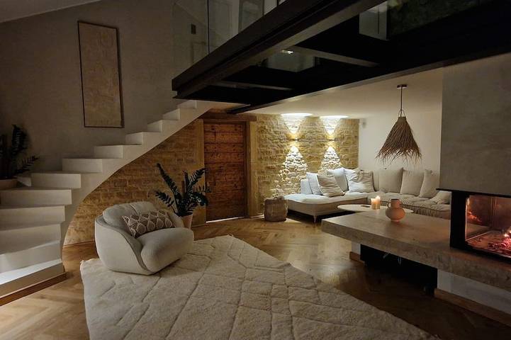 Location de vacances pour 13 personnes, avec jardin à Charnay - 4