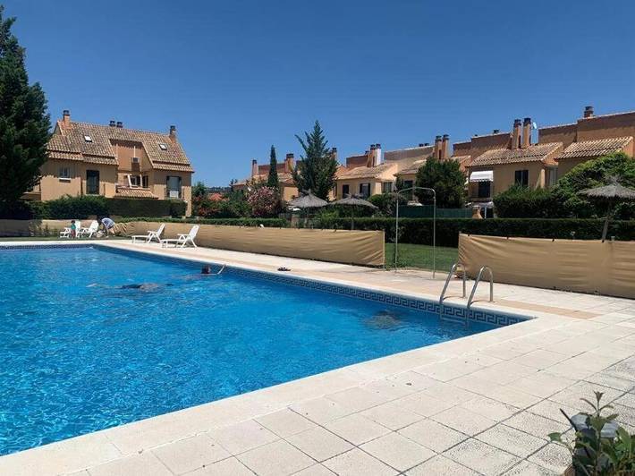 Apartamento para 4 personas, con Terraza además de Jardín y Piscina en Simancas