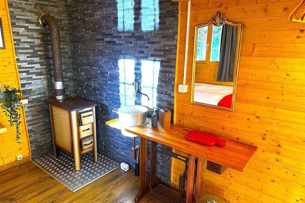 Swisshut Idyllic Farm Cabin - Chalet Grabenmühle 2 in Sigriswil, Meer van Thun