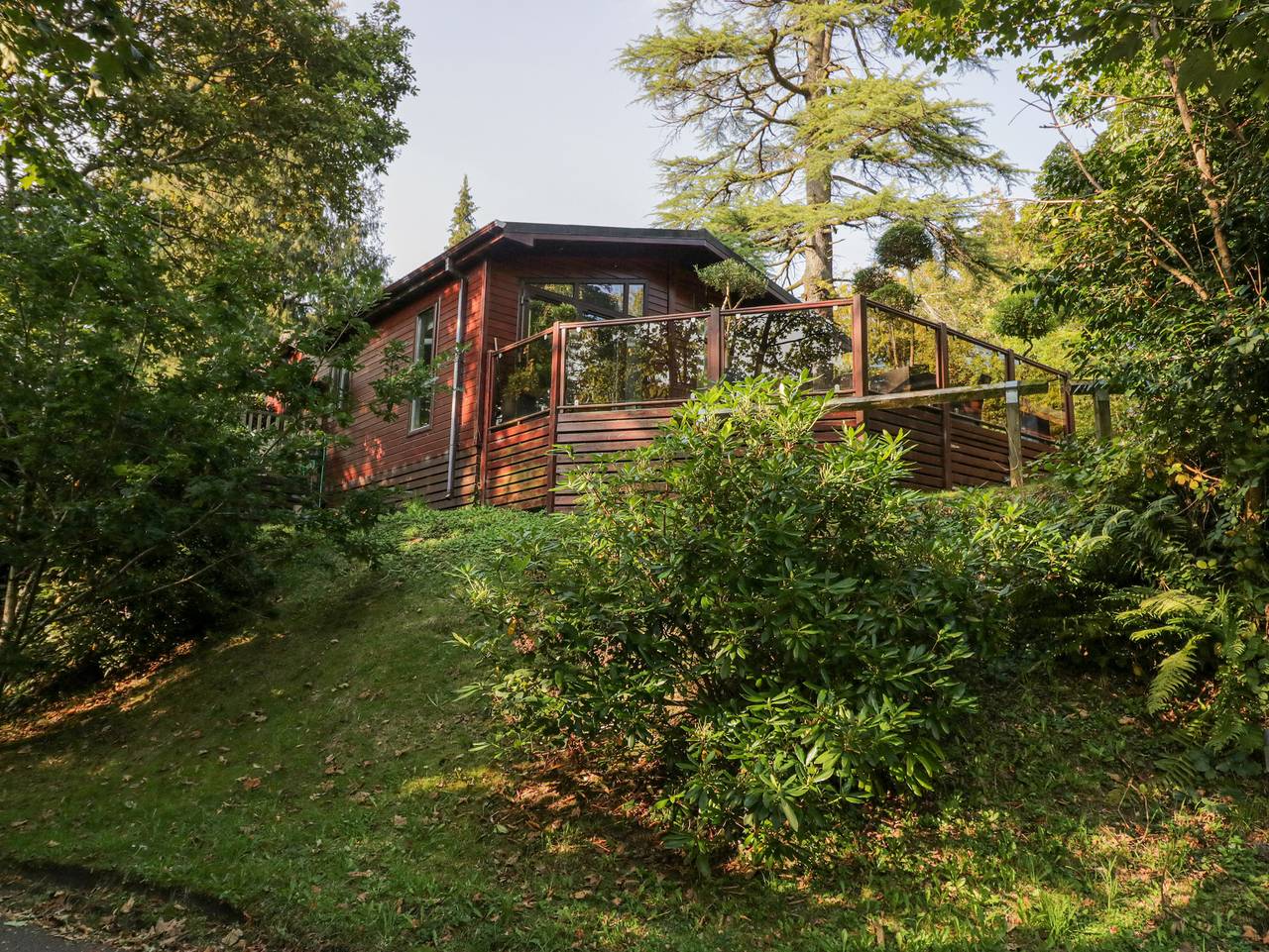 Tree House, Partial Lake Views in Bowness-on-Windermere, Lake District