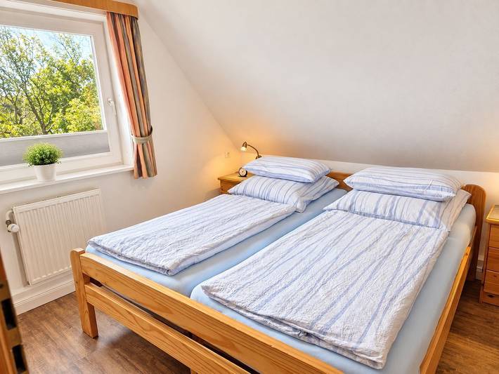 Ganze Wohnung, Ferienwohnung Eichhorn Süd mit Garten, Terrasse und Strandnähe in Wenningstedt in Nordfriesische Inseln (Schleswig-Holstein) (Schleswig-Holstein), Wenningstedt