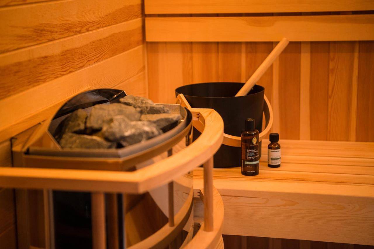 Natur und Architektur Eifel - Ferienhaus für Wellness und Yoga - Bio Designhaus mit Sauna im Vulkankrater in Immerath, Vulkaneifel