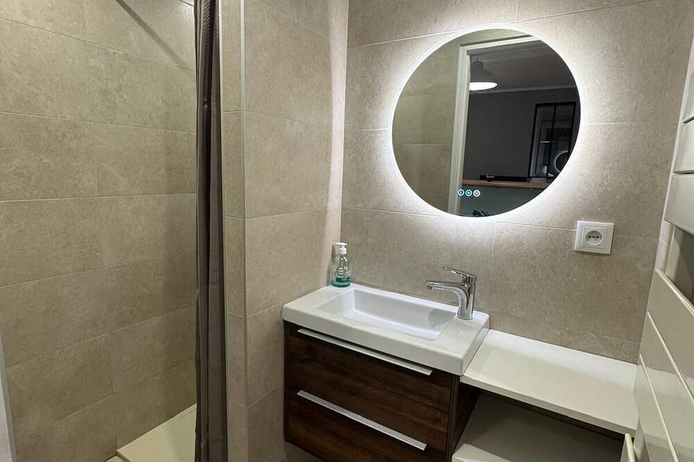 Appartement entier, Bel appartement au coeur de ville ,  accès direct à pied aux  Thermes, in Saint-Gervais-les-Bains, Pays du Mont-Blanc