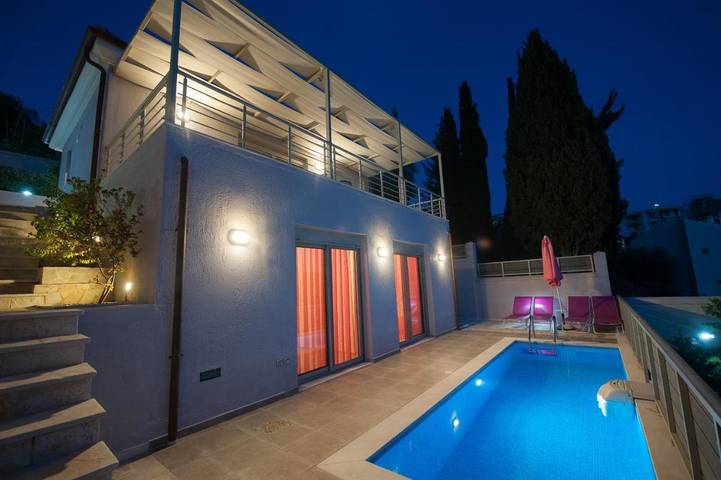 Ferienhaus für 5 Personen, mit Balkon und Terrasse sowie Garten und Pool