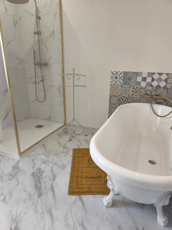 Gîte pour 6 personnes, avec vue et jardin à Rieupeyroux - 2