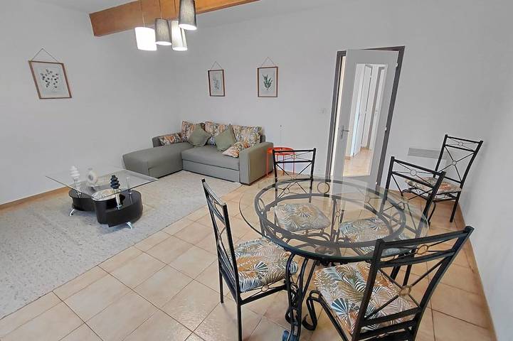 Gîte pour 5 personnes à Azas