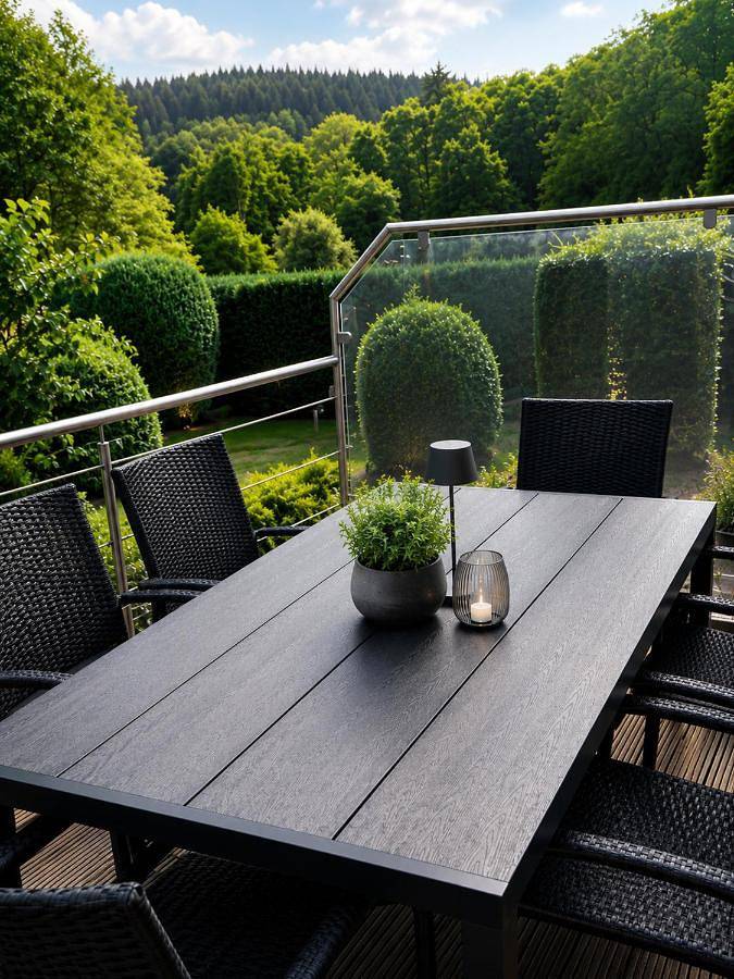 Ferienwohnung für 6 Personen, mit Balkon und Terrasse sowie Garten und Ausblick