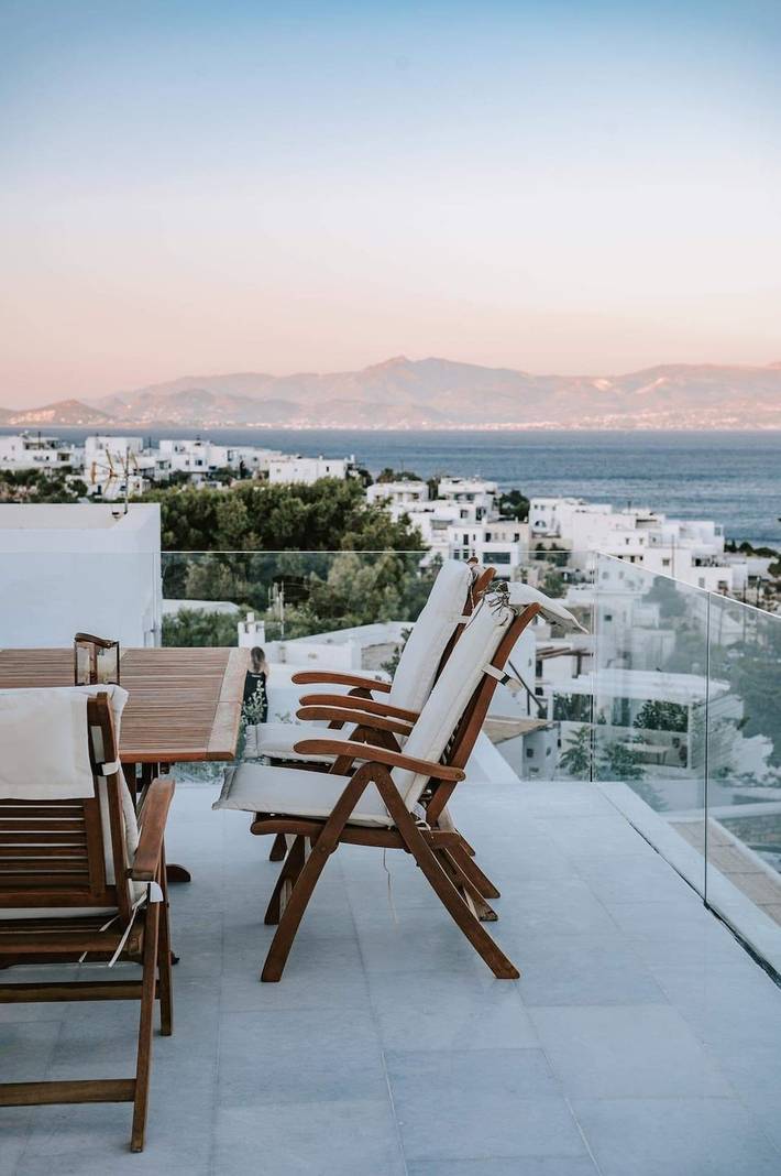 Location de vacances pour 8 personnes, avec jardin ainsi que vue sur l’océan et balcon dans Píso Livádi - 2