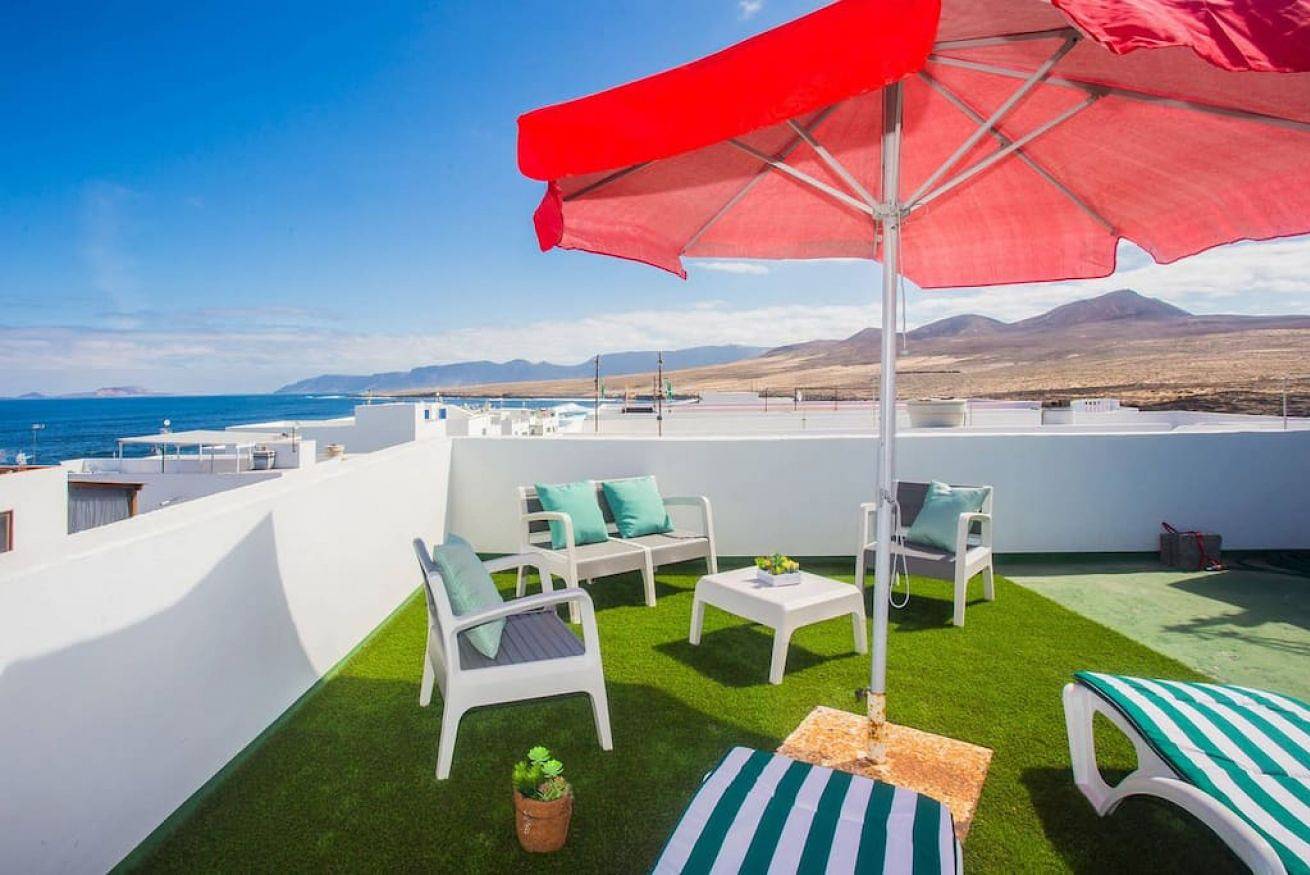 Entire apartment, Ohana House in Caleta de Caballo, Teguise