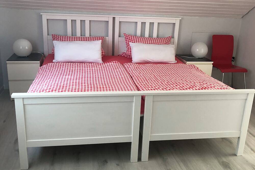 Ganze Wohnung, Ruhige, moderne, helle Ferienwohnung im Grünen in Gernsbach, Nordschwarzwald