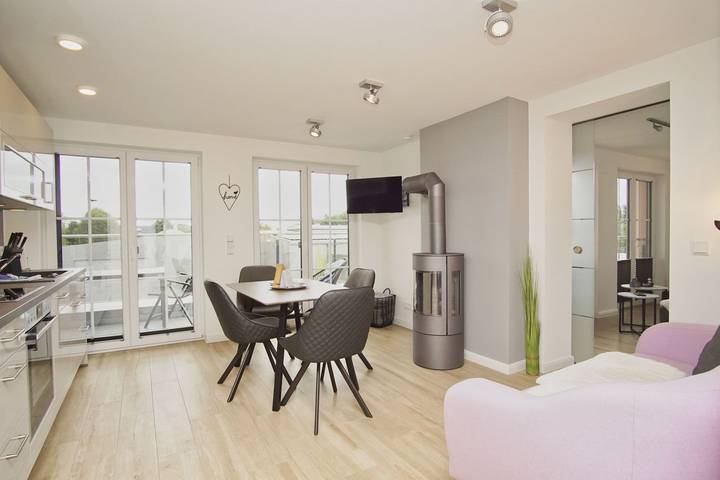 Ferienwohnung für 2 Personen, mit Balkon und Ausblick in Lauterbach (Rügen)