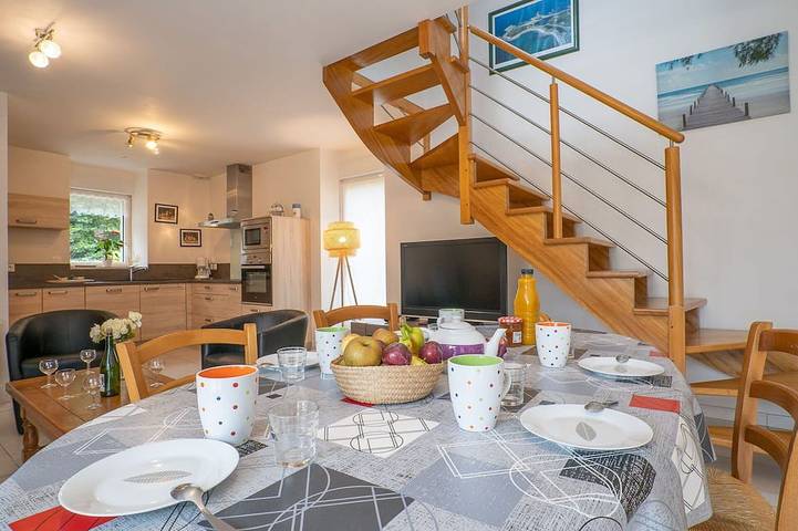 Location de vacances pour 6 personnes, avec jardin, animaux acceptés à Plouzélambre