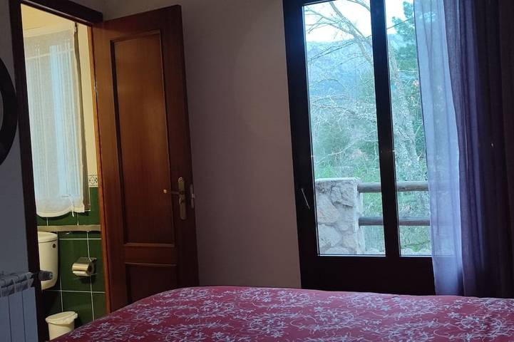 El Rincón de Gredos, comodidad, privacidad y vistas de la Sierra de Gredos. in Navaluenga, Valle del Alberche