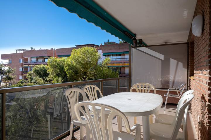 Ganze Wohnung, Ferienwohnung für 8 Personen mit Pool in Platja de Baix a Mar (Torredembarra), Torredembarra