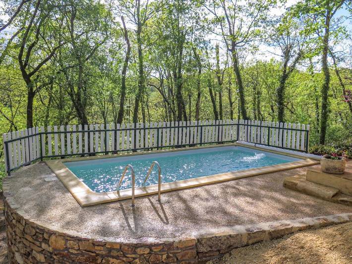 Location de vacances pour 4 personnes, avec piscine et terrasse à Blanquefort-sur-Briolance - 2