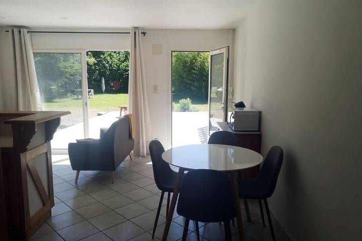 Location de vacances pour 4 personnes, avec jardin ainsi que terrasse et jacuzzi dans La Roche-Jaudy - 2