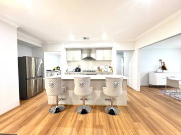 Holiday Rental for 8 People in Perth, Western Australia, Photo 2