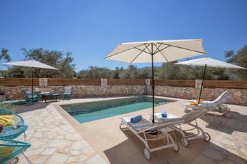 Villa for 4 People in Laganas, Zakynthos, Photo 2