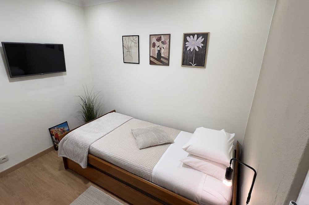 Ganze Wohnung, Bezauberndes Gästestudio mit Terrasse, Klimaanlage und Wlan in Quelfes, Parque Natural da Ria Formosa