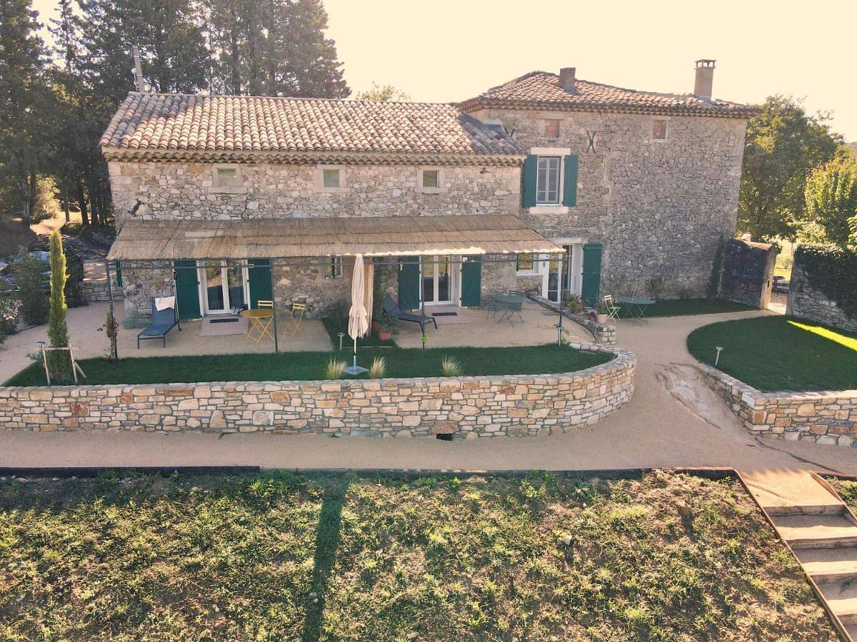 Mas Les Escourtades Chambres d'hôtes in Cornillon, Région de Nîmes