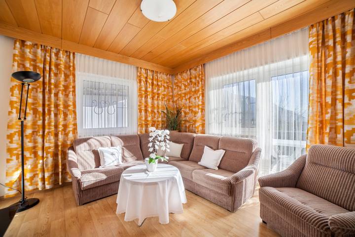 Ganze Wohnung, Ferienwohnung 'Residenz Pichler 8' mit Bergblick, Terrasse & Wlan in Stubaier Alpen, St. Leonhard in Passeier
