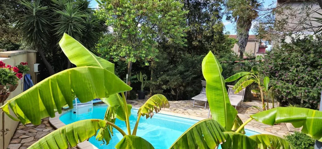 Apartamento de vacaciones para 5 personas, con piscina además de vistas y jardín - 1