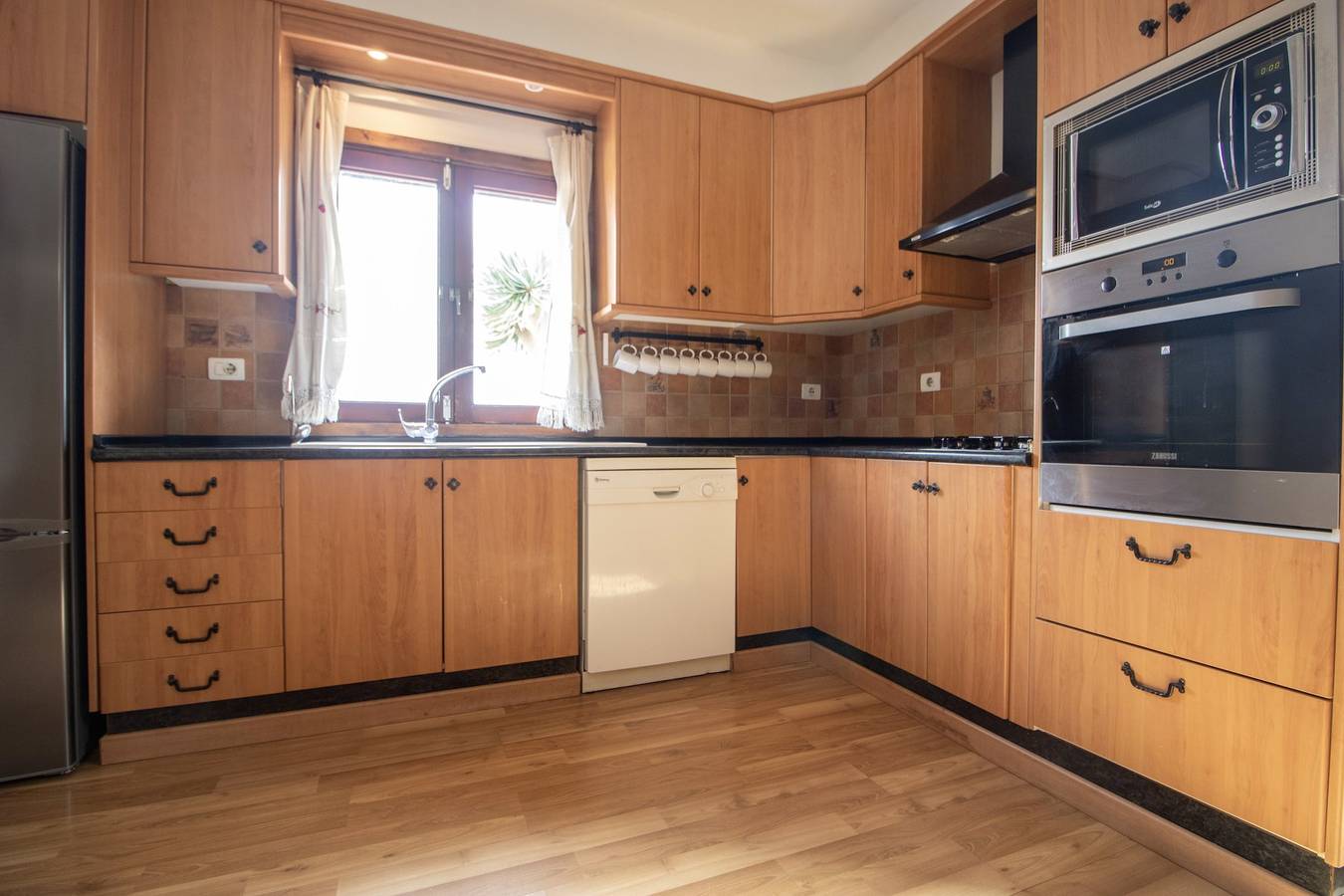 Mountain Chalet with Sea Views & Pool in Los Tiles, Moya