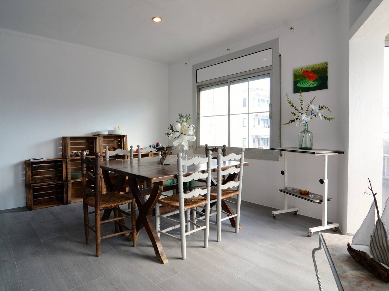 Entire apartment, Spacious 3-Br Apartment for 6 in L'Escala with A/C, Wifi, and Washer in l'Escala, Upper Empordà