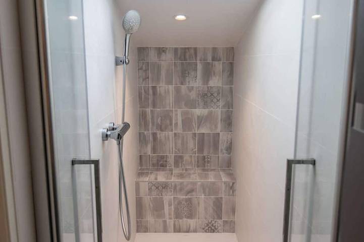 Chalet pour 8 personnes, avec balcon ainsi que jardin et jacuzzi à Saint-Lary - 4