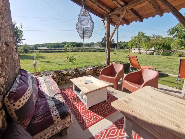 Gîte pour 4 personnes, avec terrasse et jardin