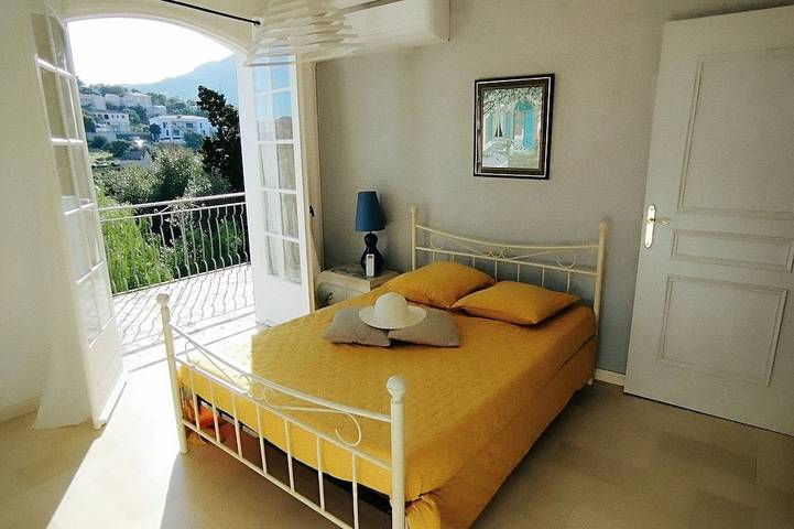 Villa pour 10 personnes, avec jardin ainsi que jacuzzi et terrasse à L'Île-Rousse - 4