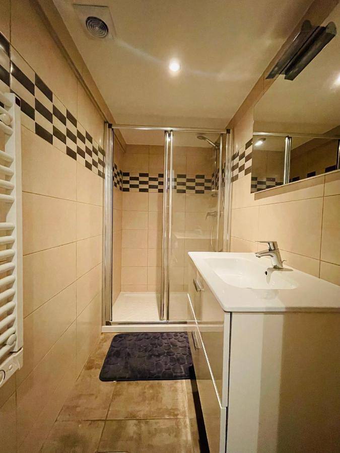 Appartement entier, One-Bedroom Apartment in Sciez, Région de Thonon-les-Bains