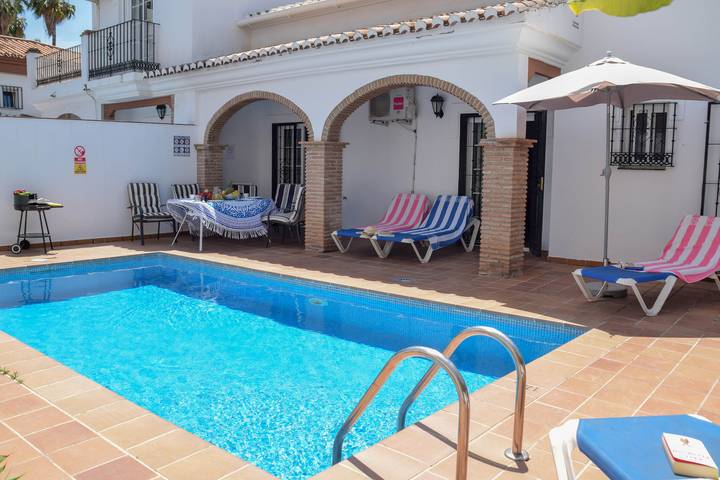Villa for 6 people, with garden in Nerja