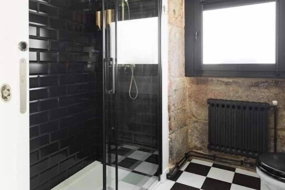 Entire apartment, The 20's Suite. Loft with bathtub, outdoor terrace and wood-burning fireplace. in Corcubión, Costa da Morte