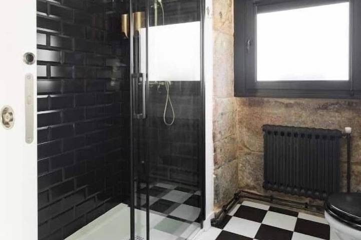 Ganze Wohnung, The 20's Suite. Loft with bathtub, outdoor terrace and wood-burning fireplace. in Corcubión, Costa da Morte