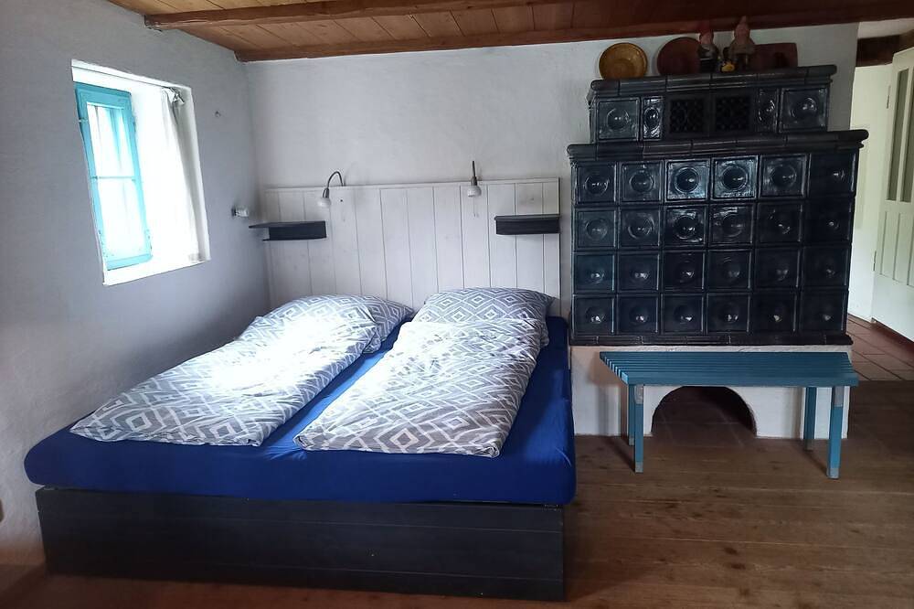 Ganze Wohnung, Ländliches Wohnen in renoviertem Bauernhaus-Eg, Terrasse,  20 min nach Landshut in Geisenhausen, Ostbayern