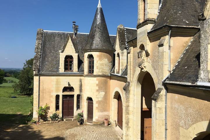 Gîte pour 8 personnes, avec piscine et jardin à Ternay