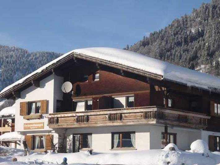 Ferienwohnung für 4 Personen, mit Balkon und Ausblick in Schoppernau