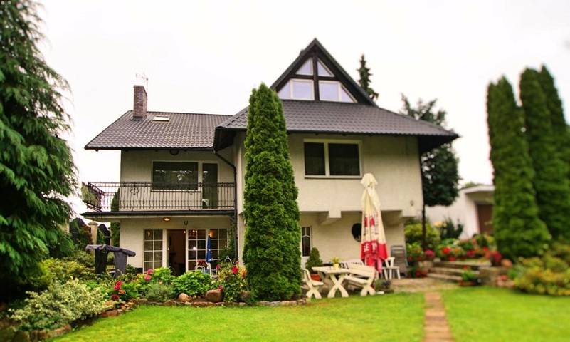 Ferienhaus für 8 Personen, mit Ausblick und Seeblick sowie Garten, kinderfreundlich