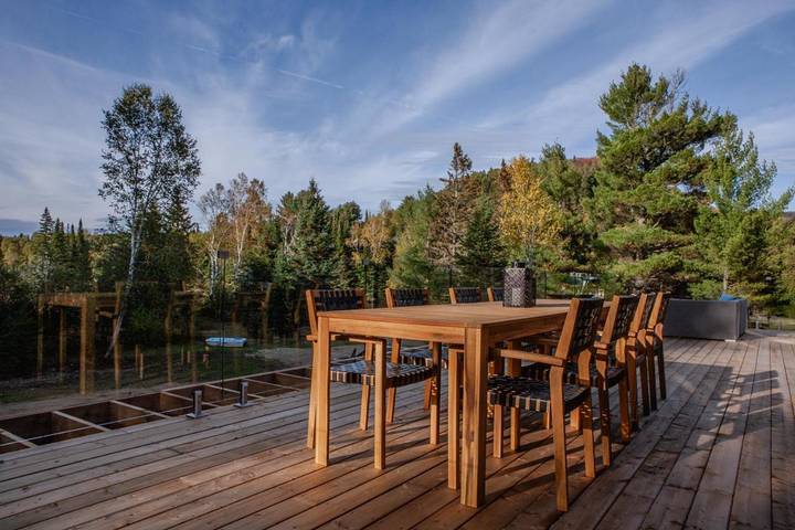 Gîte pour 10 personnes, avec terrasse et vue sur le lac, animaux acceptés dans Saint Donat De Montcalm - 4