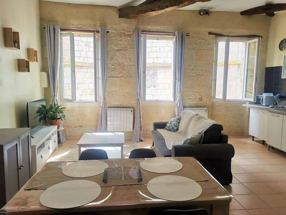 Appartement entier, One-Bedroom Apartment in Lectoure, Gers