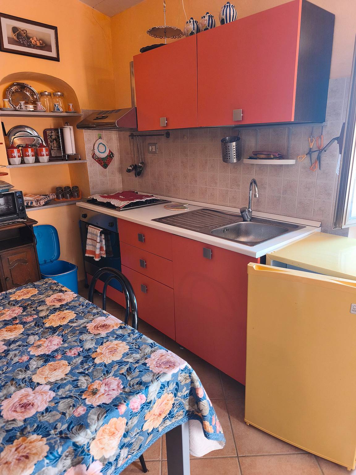 Ganzes Studio, Ferienwohnung 'La Casa Arancione' mit Balkon in Lacedonia, Avellino Provinz