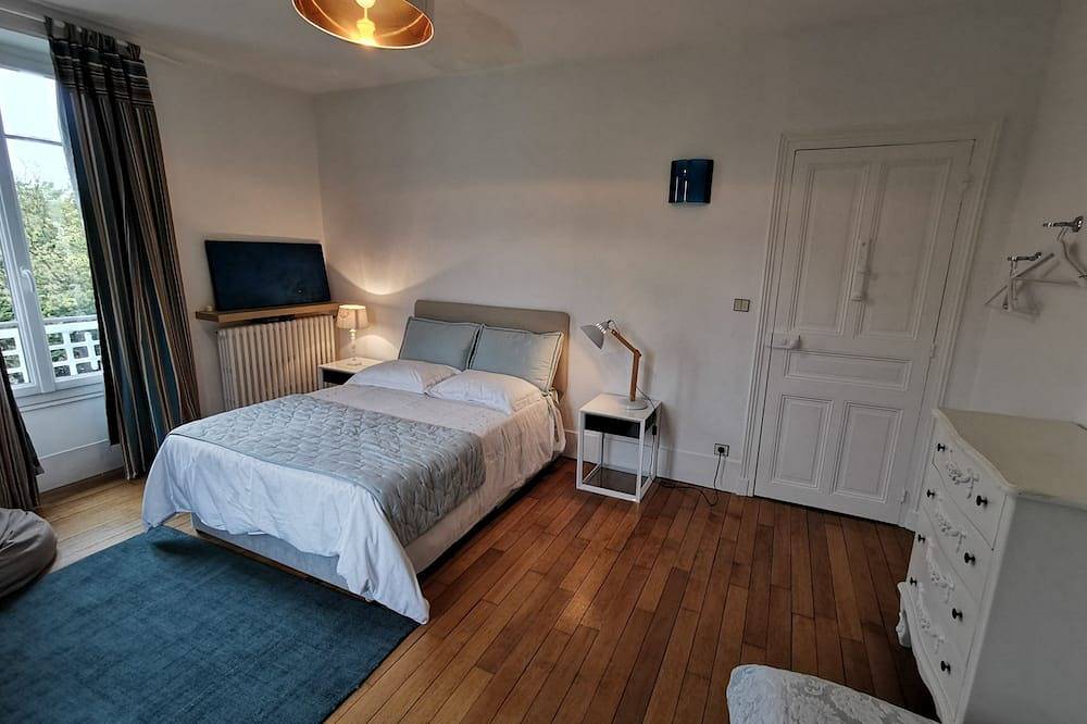 Belle maison familiale 12p avec piscine à proximité des Châteaux et de Blois in Cellettes, Région de Blois