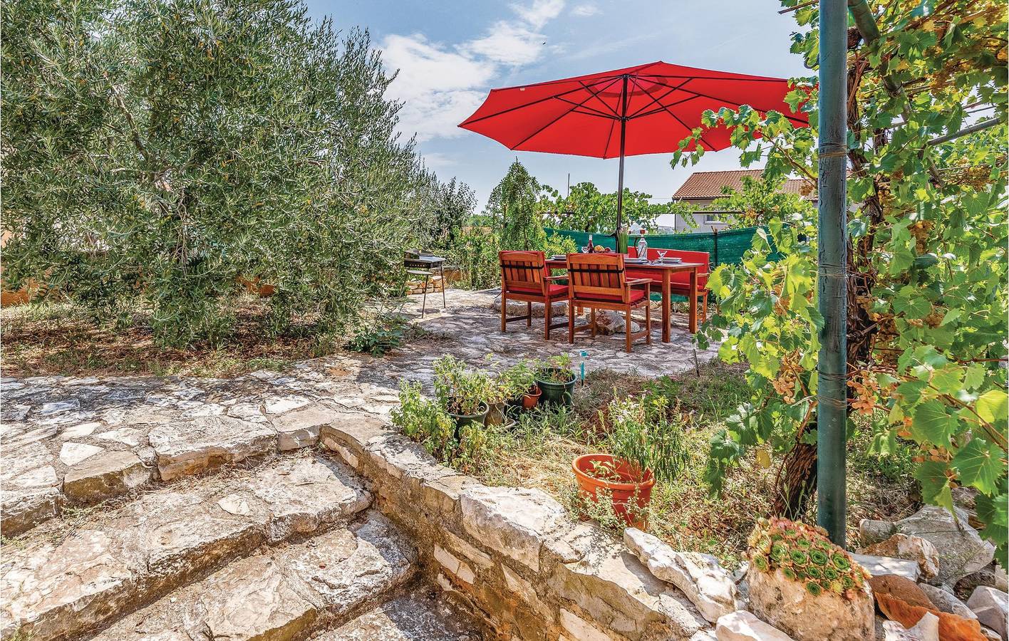 Ganze Ferienwohnung, Ferienwohnung für 4 Personen mit Terrasse in Vinkuran, Südküste Istrien