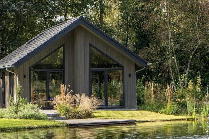 Ferienhaus für 6 Personen, mit Terrasse und Pool sowie Garten - 1