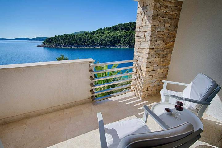Villa für 11 Personen mit Meerblick in Stomorska, Solta