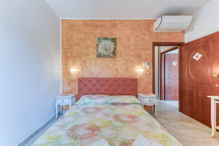 Bed and Breakfast 'Tallyho Melograno' with Shared Terrace, Wi-Fi and Air Conditioning in Salve, Gulf of Taranto