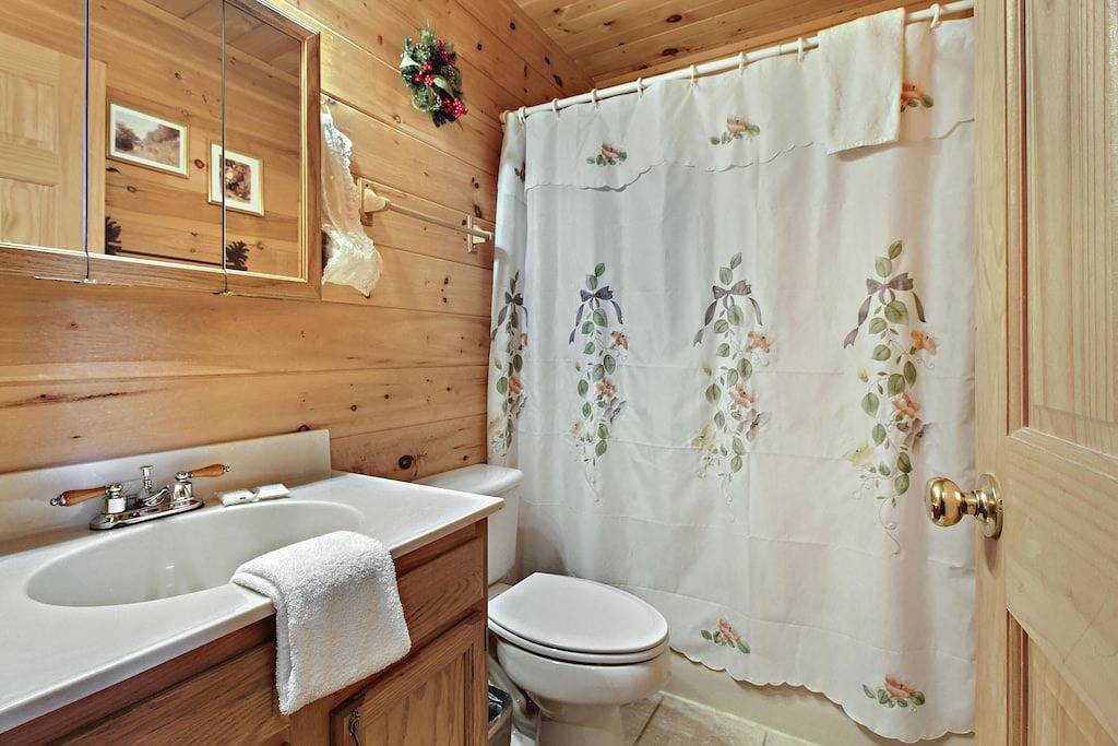 Alpine Ski Lodge, 2 Schlafzimmer, Schlafmöglichkeiten für 6, in der Nähe von Ober Gatlinburg, Whirlpool in Gatlinburg, Sevier County