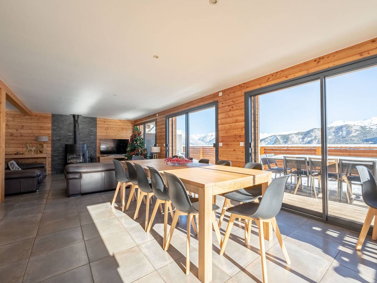 Chalet moderno en Pra Loup - 16 personas, jacuzzi, estacionamiento in Pra-Loup, Uvernet-Fours